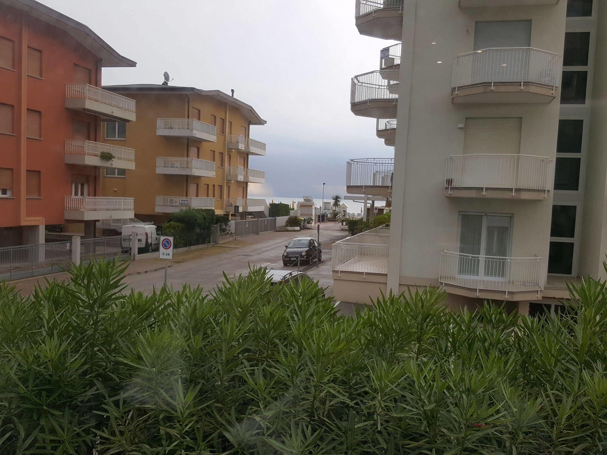 Hotel Helios Lido di Jesolo Exterior foto